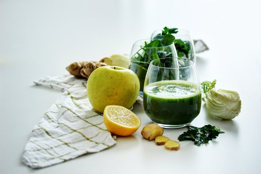 Cellulite Busting Apple, Fennel and Spinach Juice