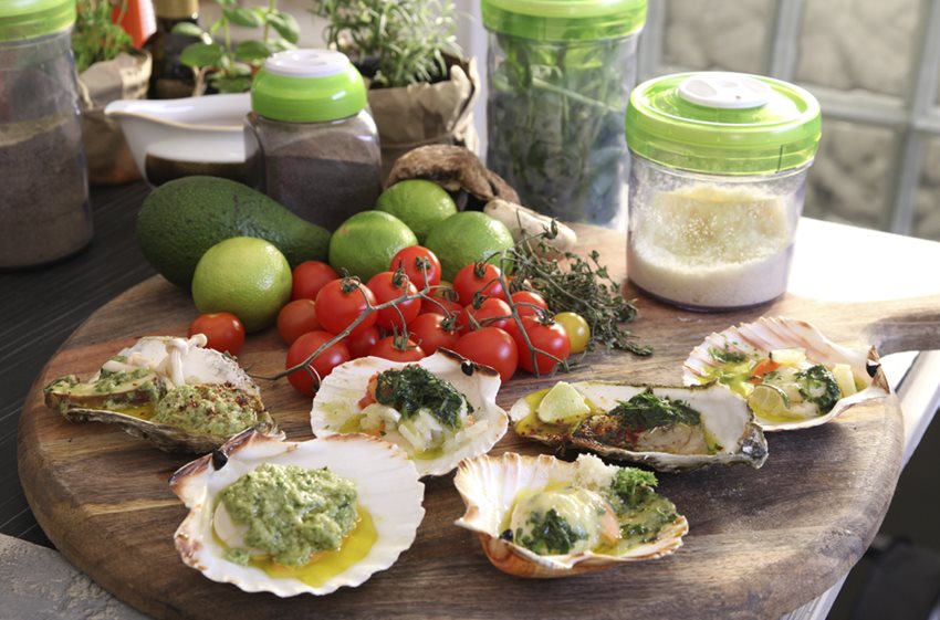 Austrės ir šukutės garuose