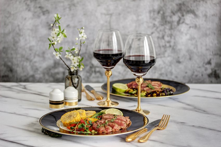 Steikas su garnyrais