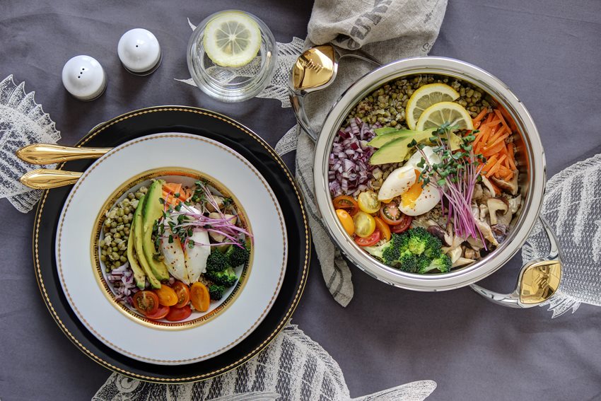 Bolivinė balanda su pupelėmis ir kiaušiniais be lukšto